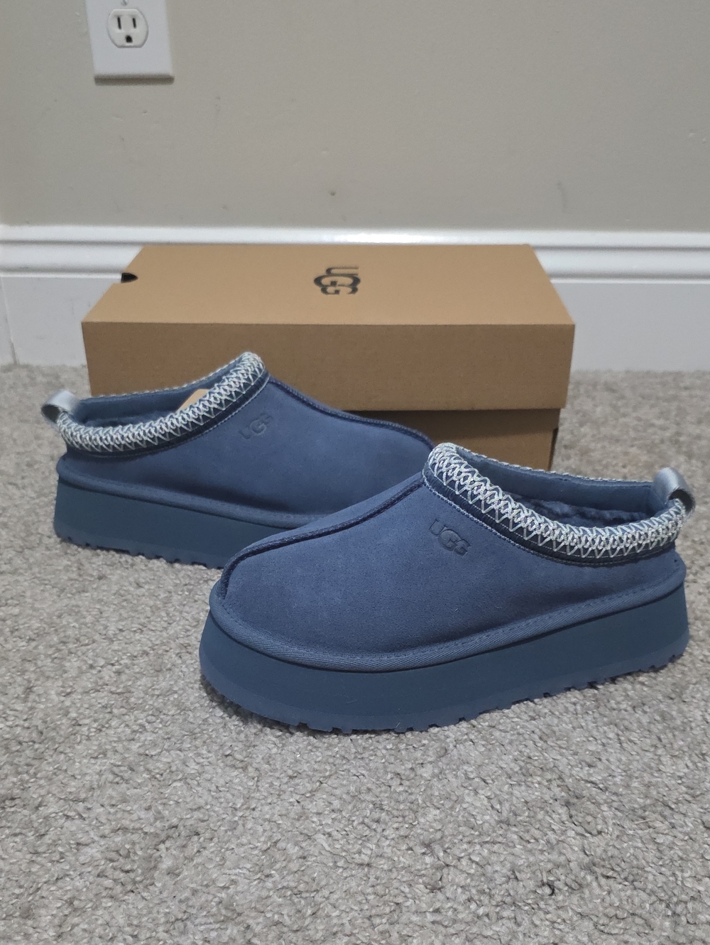 UGG Tazz Slippers Shoes Desert Blue Sz 6 New Sold Out